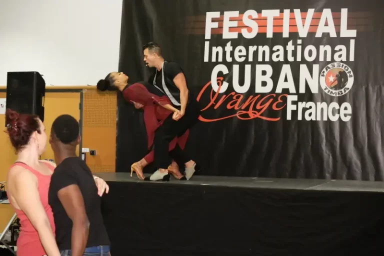 FIC festival salsa orange