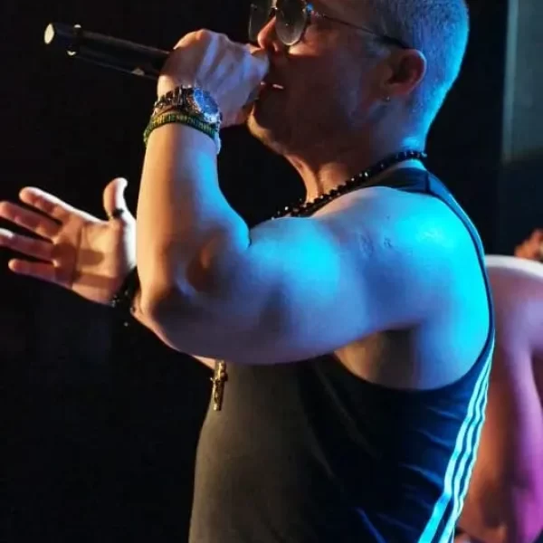 Nic en concert au FIC