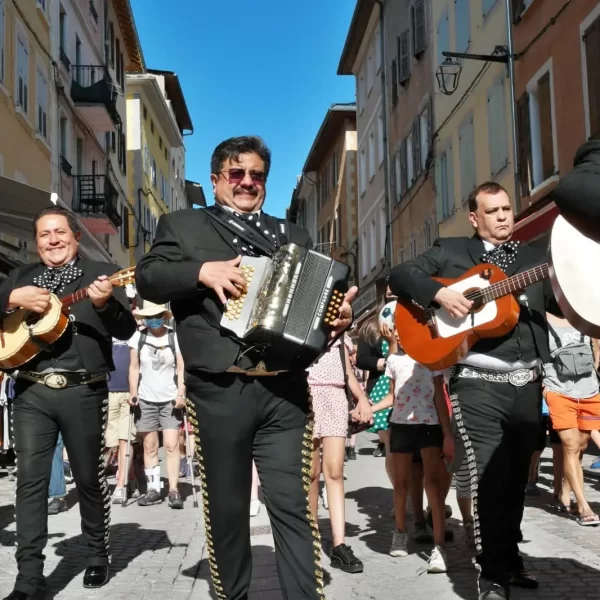 Mariachi "Tierra Querida" à Barcelonnette