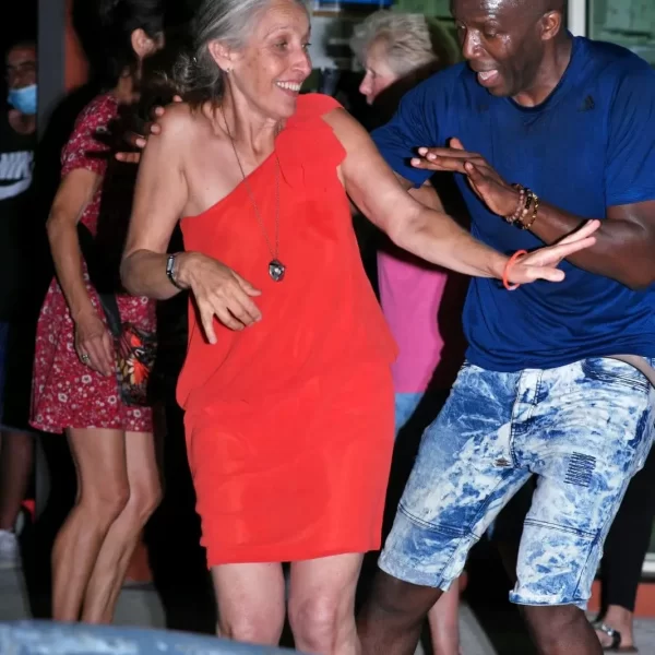 Public au concert du groupe MulataSon, "les Princesses de la salsa" de cuba