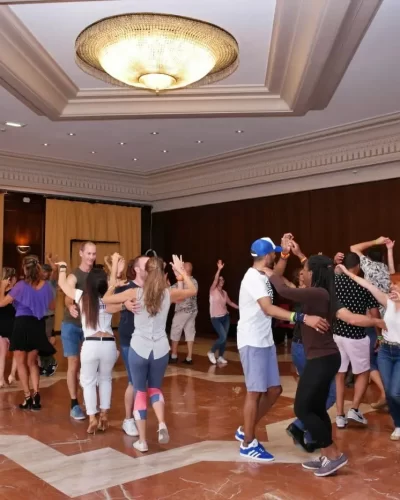 Au programme d'Aix Riviera Latina : cours de danse, concert latino & soirée SBK !​