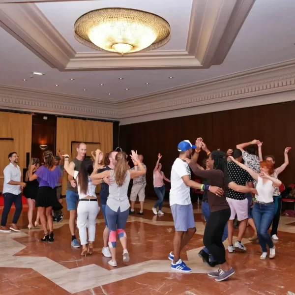 Danseurs au festival Aix Riviera Latina​