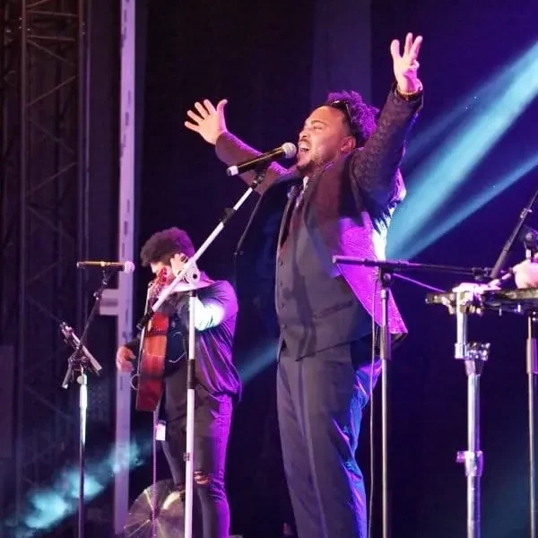 Le chanteur cubain Mixael Cabrera au Festival International Cubano