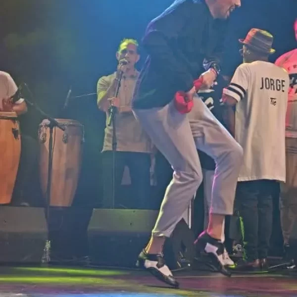 Les participants au concours de danse de Rumba Columbia du FIC