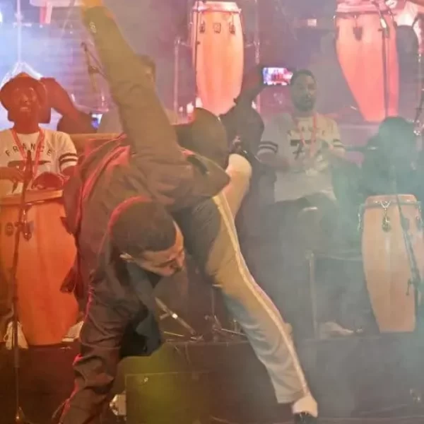 Les participants au concours de danse de Rumba Columbia du FIC