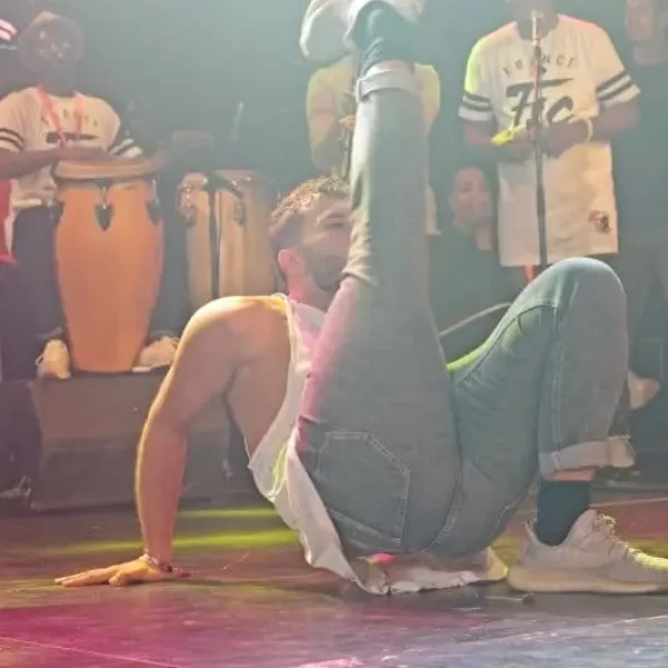 Les participants au concours de danse de Rumba Columbia du FIC