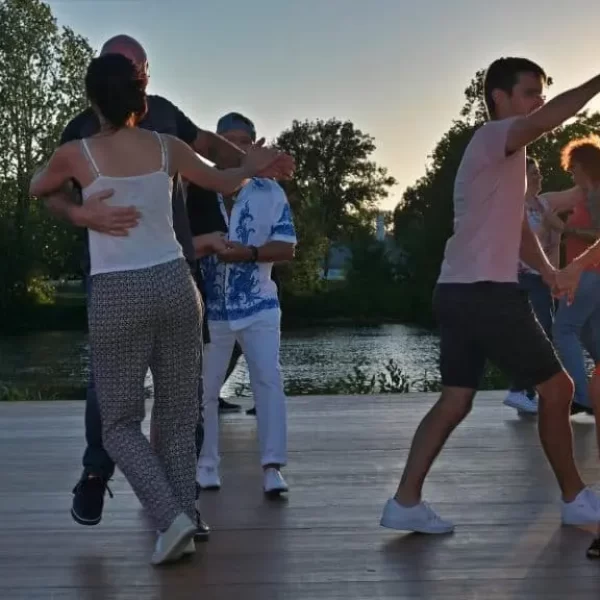 apprendre à danser en couple la salsa, la bachata, le cha cha